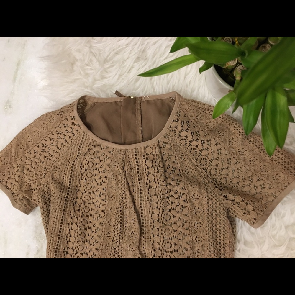 Banana Republic Lace Top - Picture 1 of 5